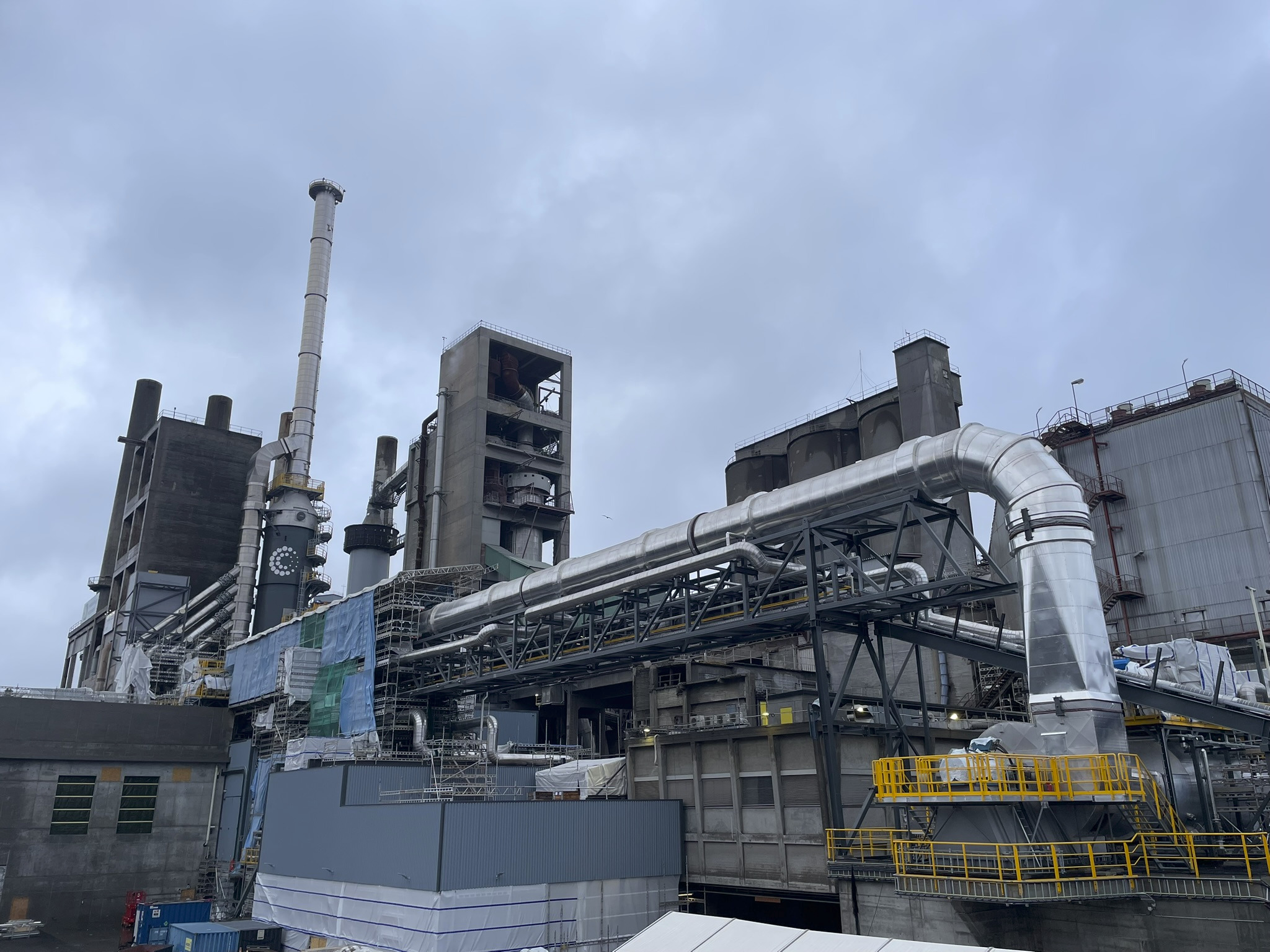 Carbon capture installation at the Heidelberg cement factory, Brevik, Norway. Credit: PutTheKettleOn, CC BY 4.0 <https://creativecommons.org/licenses/by/4.0>, via Wikimedia Commons