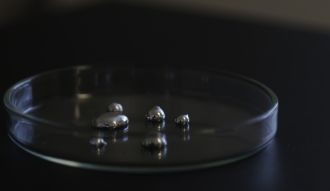 Australian researchers have created a process using liquid metals, powered by sunlight, that can produce clean hydrogen from both freshwater and seawater.The method allows researchers to ‘harvest’ hydrogen molecules from water while also avoiding many of the limits in current hydrogen production methods. It offers a new avenue of exploration for producing green hydrogen as a sustainable energy source.