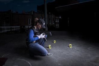 Cleaning blood from a violent crime scene can complicate crime scene investigations, particularly when accurate evidence is required for a conviction in court. A new study led by Flinders University forensic science compares evidence collected from remaining DNA and haemoglobin (red blood cells) left on cotton t-shirt material and metal knives from wet and dried blood cleaned with a variety of different common cleaning products.