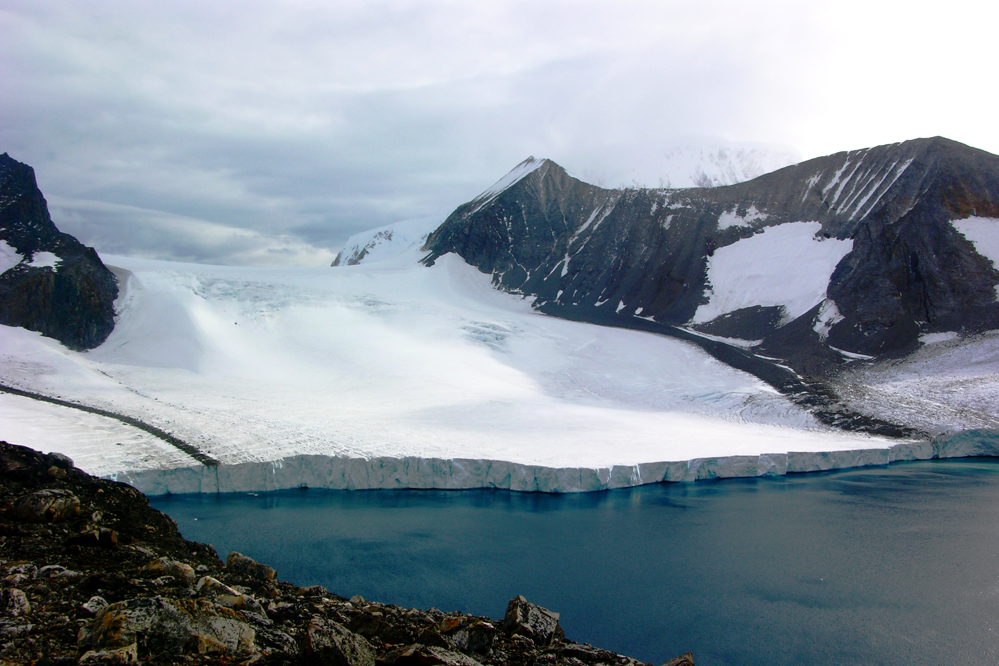 What Really Happened At The Antarctic Hole In 1960? - bomrlun