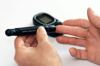 New research from the Charles Perkins Centre at the University of Sydney has uncovered a new biological pathway that may help explain why people with type 2 diabetes are more prone to developing dangerous blood clots, potentially paving the way for future treatments that reduce their cardiovascular risk. The study found people with type 2 diabetes had more of a protein called SEC61B in their platelets. This protein disrupts platelet calcium balance, making them more likely to clot. Around 1.2 million Australians live with type 2 diabetes.