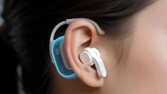 Earbuds may be able to monitor people’s brains.