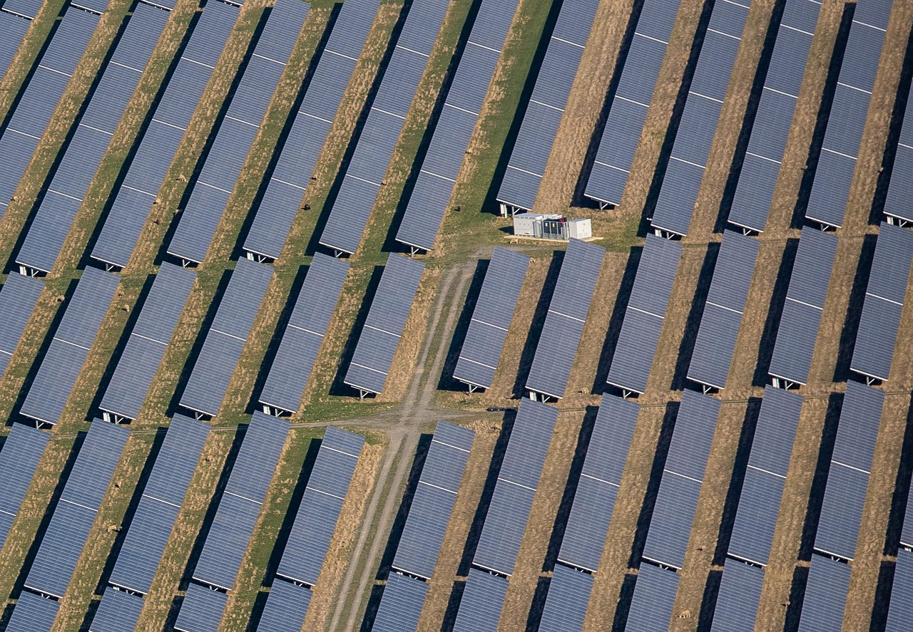 CC-0. https://pixabay.com/photos/solar-farm-solar-panels-6619504/