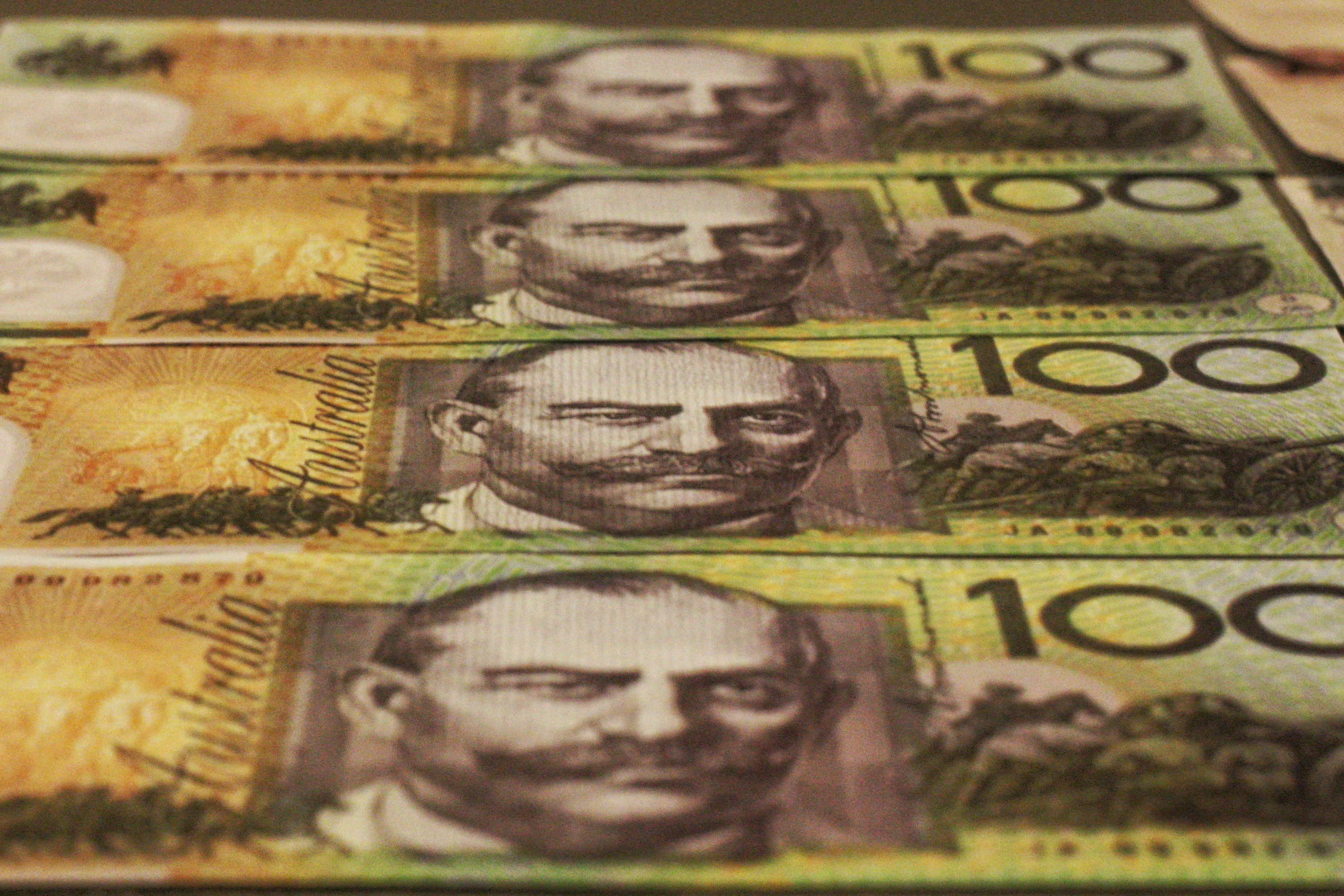 CC-0. https://unsplash.com/photos/5-us-dollar-bill-BeGCWVqpucE