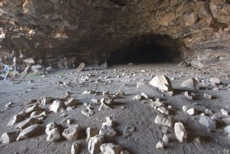  Entrance to Umm Jirsan Cave.