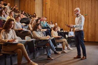 A new study involving more than 700 US university students found that trigger warnings do not make students feel more supported or positive toward instructors, despite being widely endorsed. Students who received trigger warnings before trauma-related lectures did not rate instructors as more trustworthy, caring, or open to controversial discussions. In contrast, 'in a safe space' messages had a clear positive impact.