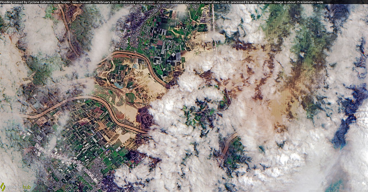 Flooding caused by Cyclone Gabrielle near Napier. Photo processed by Pierre Markuse via Wikimedia Commons (CC BY 2.0)