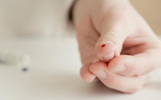 A new study by the Centenary Institute and the Sydney Local Health District has found that a specialised blood test can detect alcohol use in people with liver disease far more accurately than commonly used biomarker tests or patient self-reports. The breakthrough could help clinicians make better treatment decisions and guide eligibility for liver transplants.