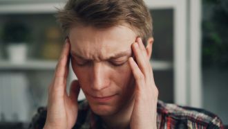 International researchers have identified nine risk factors linked to a higher risk of symptoms after a concussion that linger for more than a month. The team recruited 803 patients treated for a concussion, and followed up over a month looking for those whose symptoms lingered for 30 days. They say women were more likely to experience lingering symptoms, along with people with a higher BMI, prior diagnosis of headaches, migraines, depression or anxiety. Those who sustained their concussion in a fall, car crash or through abuse were also more likely to have lingering symptoms, along with those who initially presented with a headache, a specific brain function problem such as blurred vision or slurred speech or required multiple CT scans.