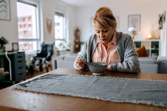 Older adults who regularly eat meals alone are more likely to experience poorer nutrition and health outcomes than those who share meals with others, new research by Flinders University has found. Looking at 20 international studies, the research found consistent associations between eating alone and poorer diet quality, reduced intake of key food groups such as fruit, vegetables and meat, and an increased risk of weight loss and frailty.
