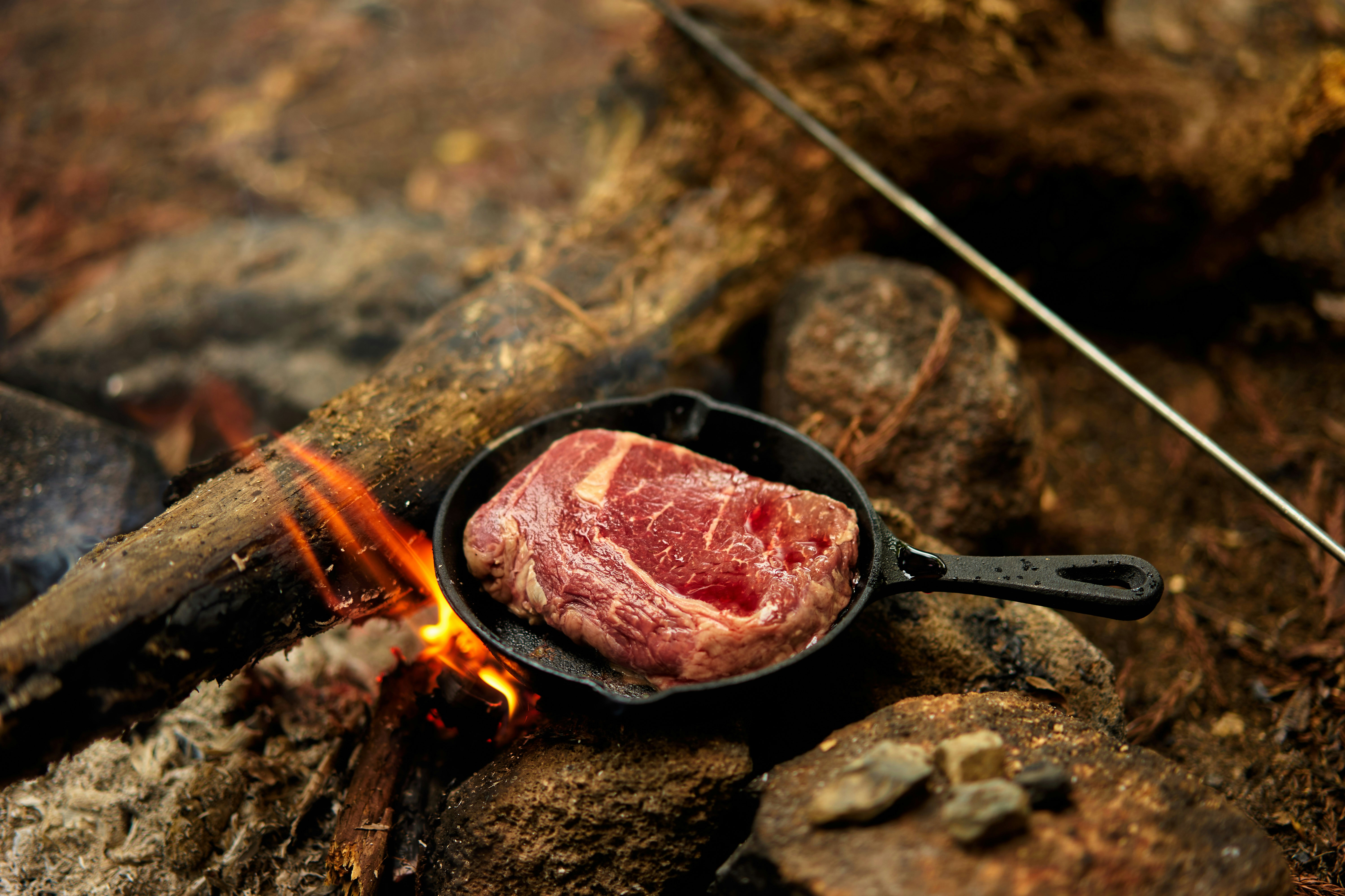 Neanderthals at two nearby caves butchered the same prey in different ways