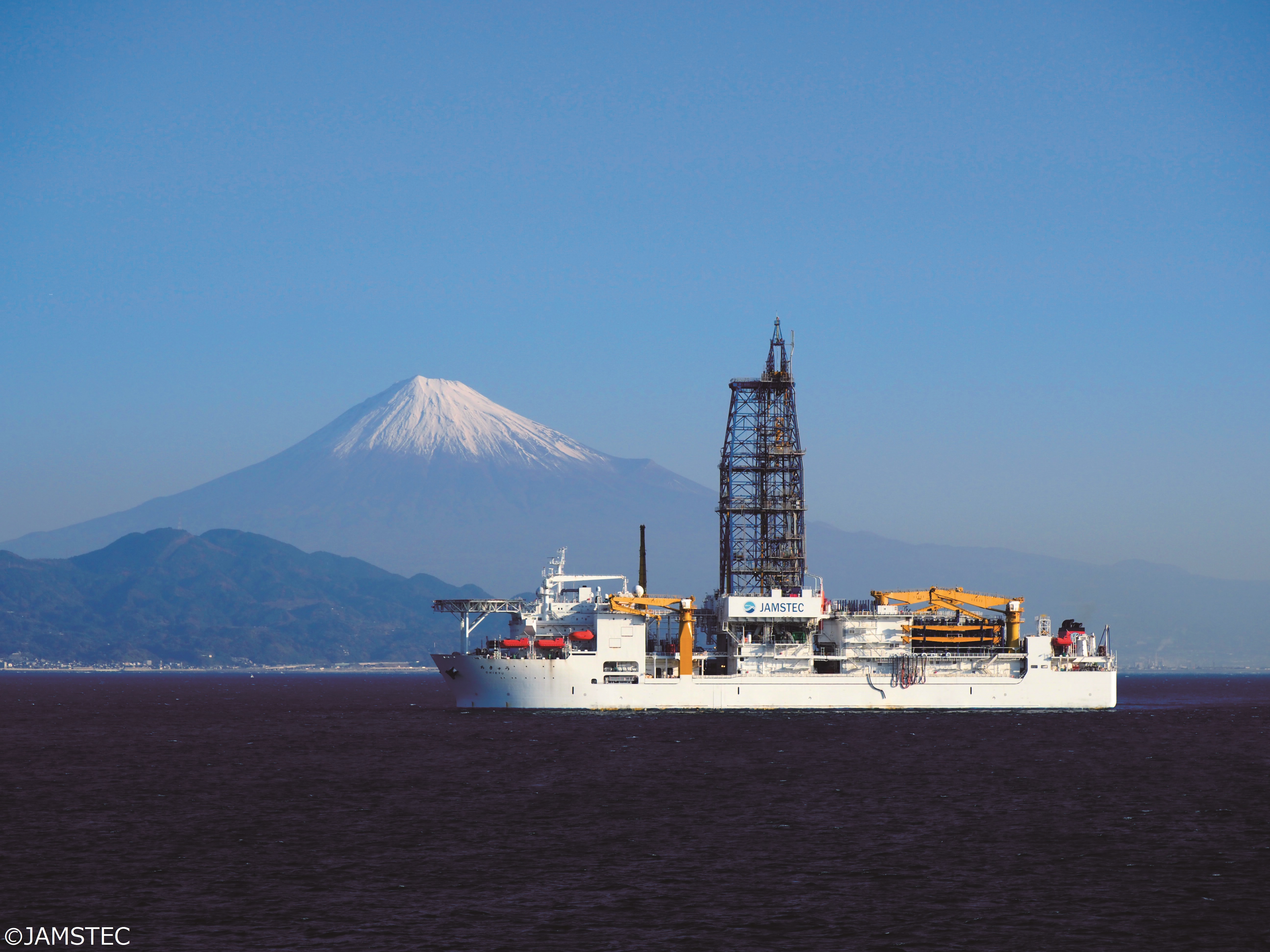 The Deep Sea Scientific Drilling Vessel Chikyu sailed to the Japan Trench to drill up to 7,906 metres below the sea surface. Credit: JAMSTEC/IODP.