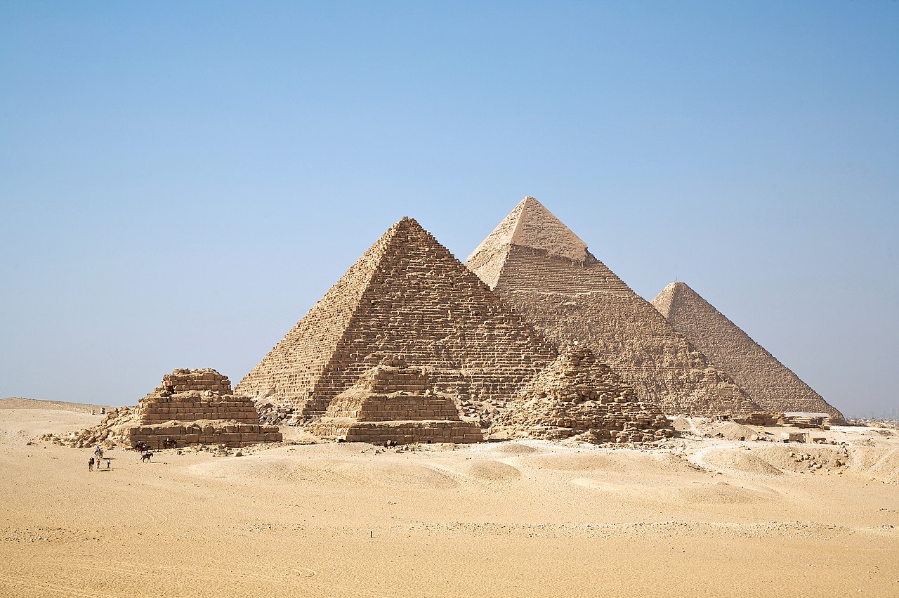 All_Gizah_Pyramids By Ricardo Liberato - All Gizah Pyramids, CC BY-SA 2.0