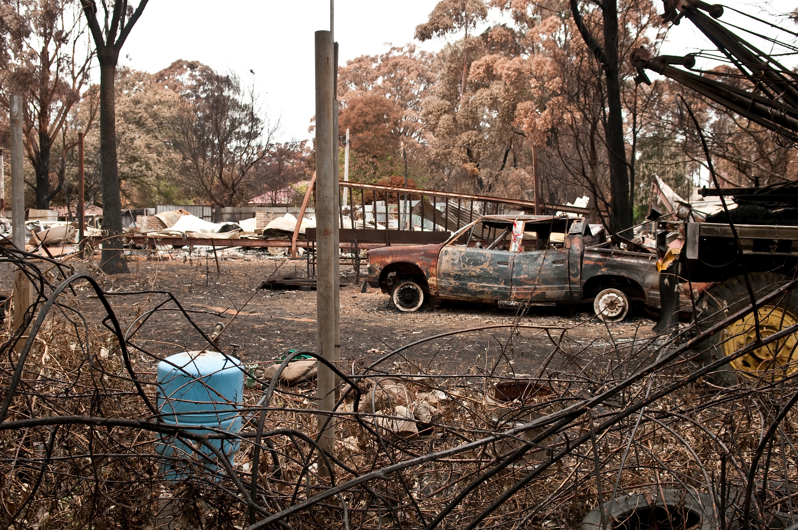 CSIRO_ScienceImage_10636_A_destroyed_property_at_Kinglake_after_the_Black_Saturday_bushfires