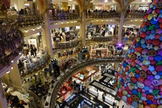 Technology shouldn't be seen as a one-size-fits-all solution to protect retail workers against customer aggression. A QUT study has found the presence of uniformed security guards made workers feel safer and may offer a more universally accepted alternative to high-tech solutions.