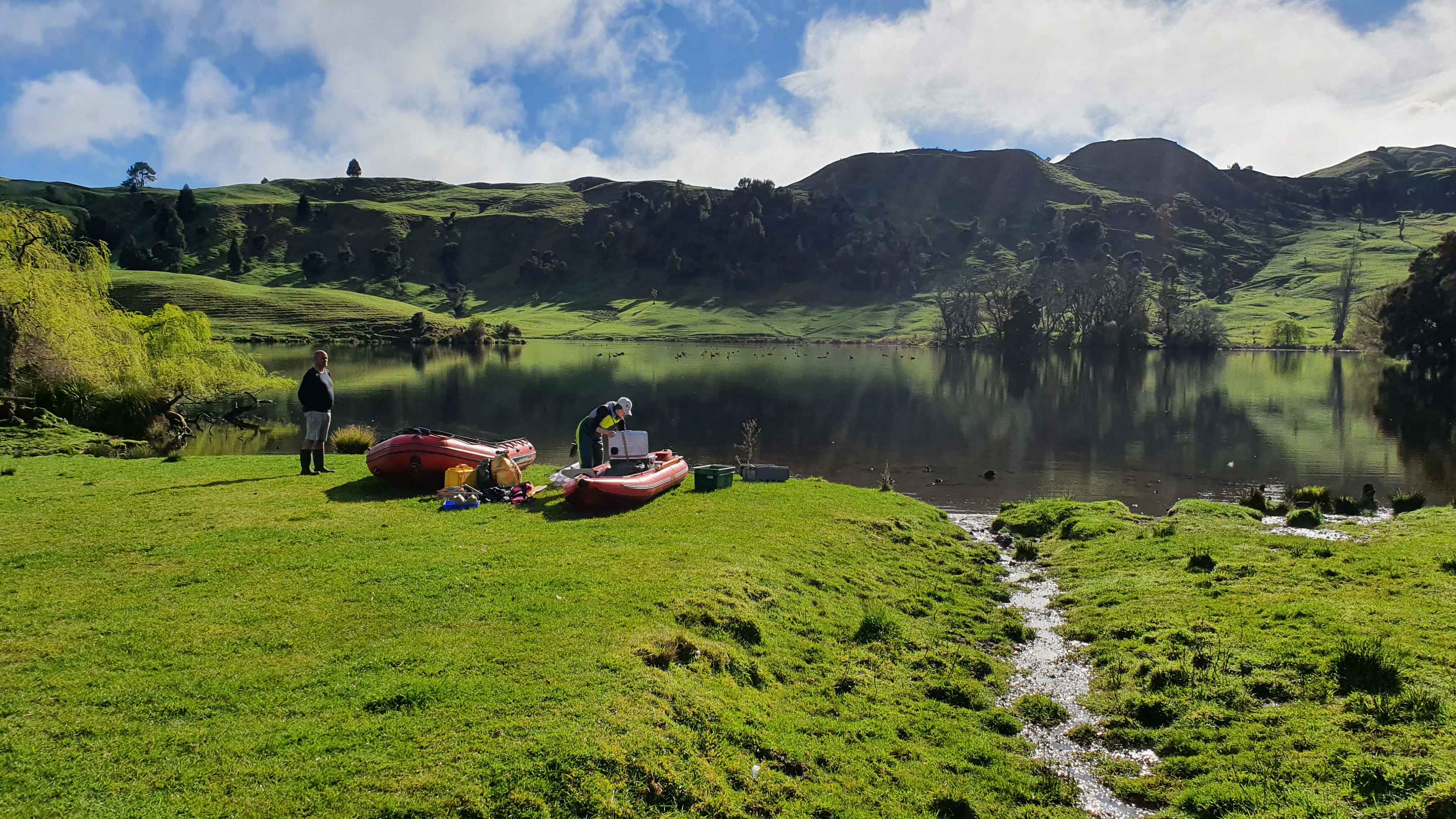 Fieldwork at Lake Waihau. Credit: Susie Wood, Lincoln University