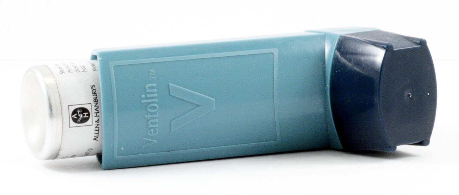 Stuart B Gnu 2000, Flickr (https://www.flickr.com/photos/gnu2000/5602079667). “Inhaler 1” by Stuart B, CC BY-NC 2.0 (https://creativecommons.org/licenses/by-nc/2.0/deed.en)