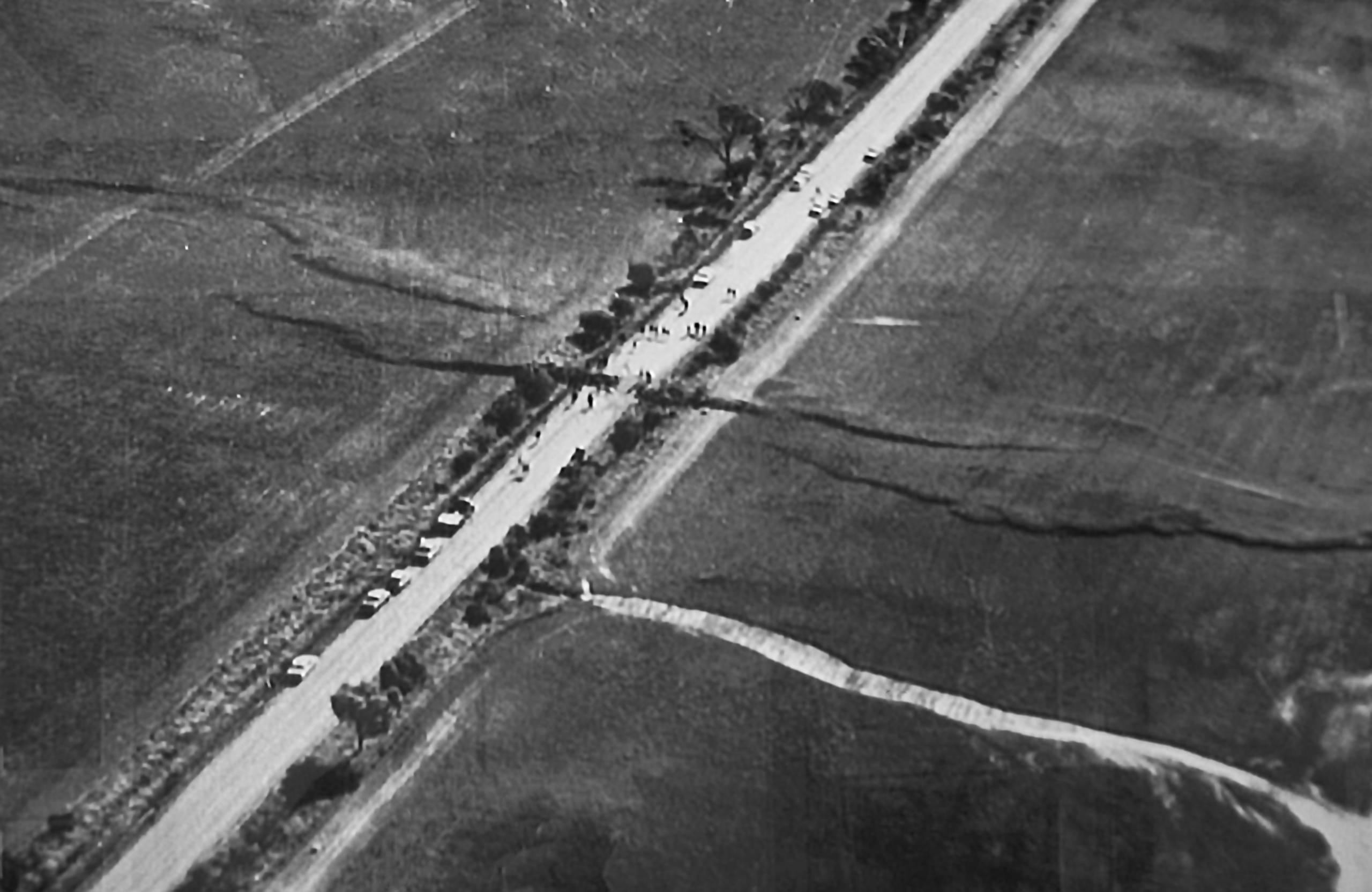 Aerial view of a more than 30km long surface rupture observed in Meckering Western Australia in 1968 as a result of 6.6 magnitude earthquake. Image from the photostream of fintbo on Flickr 