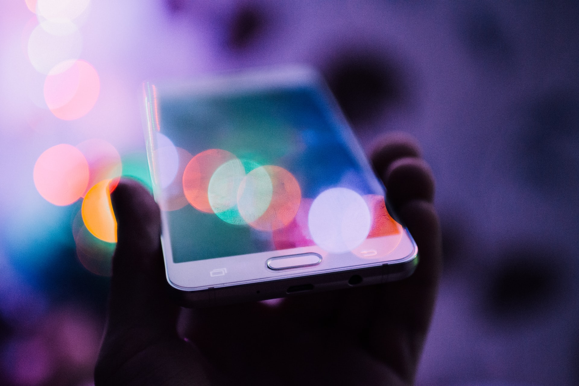 Rodion Kutsaev, Unsplash