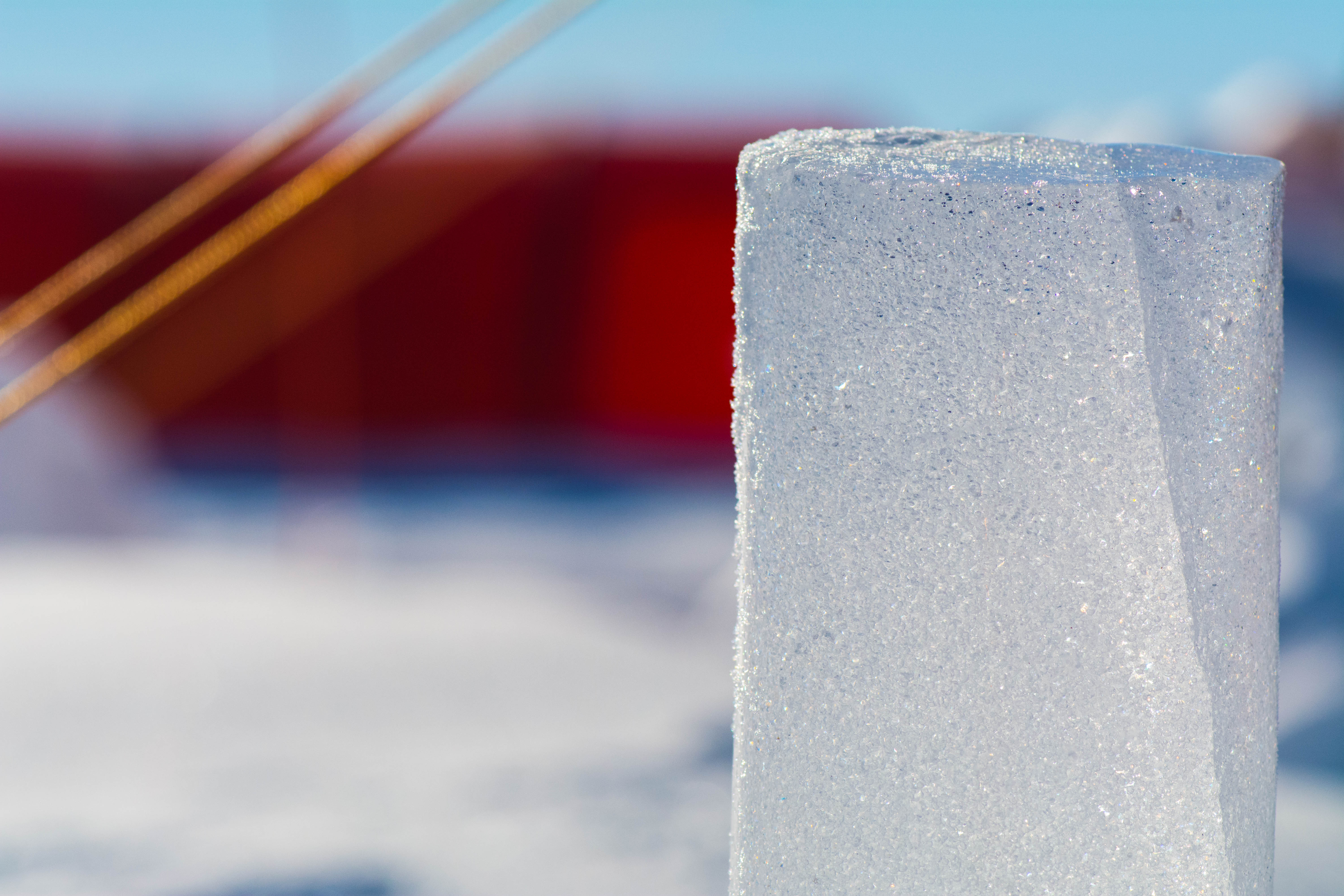 Fine layers of ancient volcanic ash in the ice helped the team pinpoint when the mass melting took place. Image: AntarcticScience.com