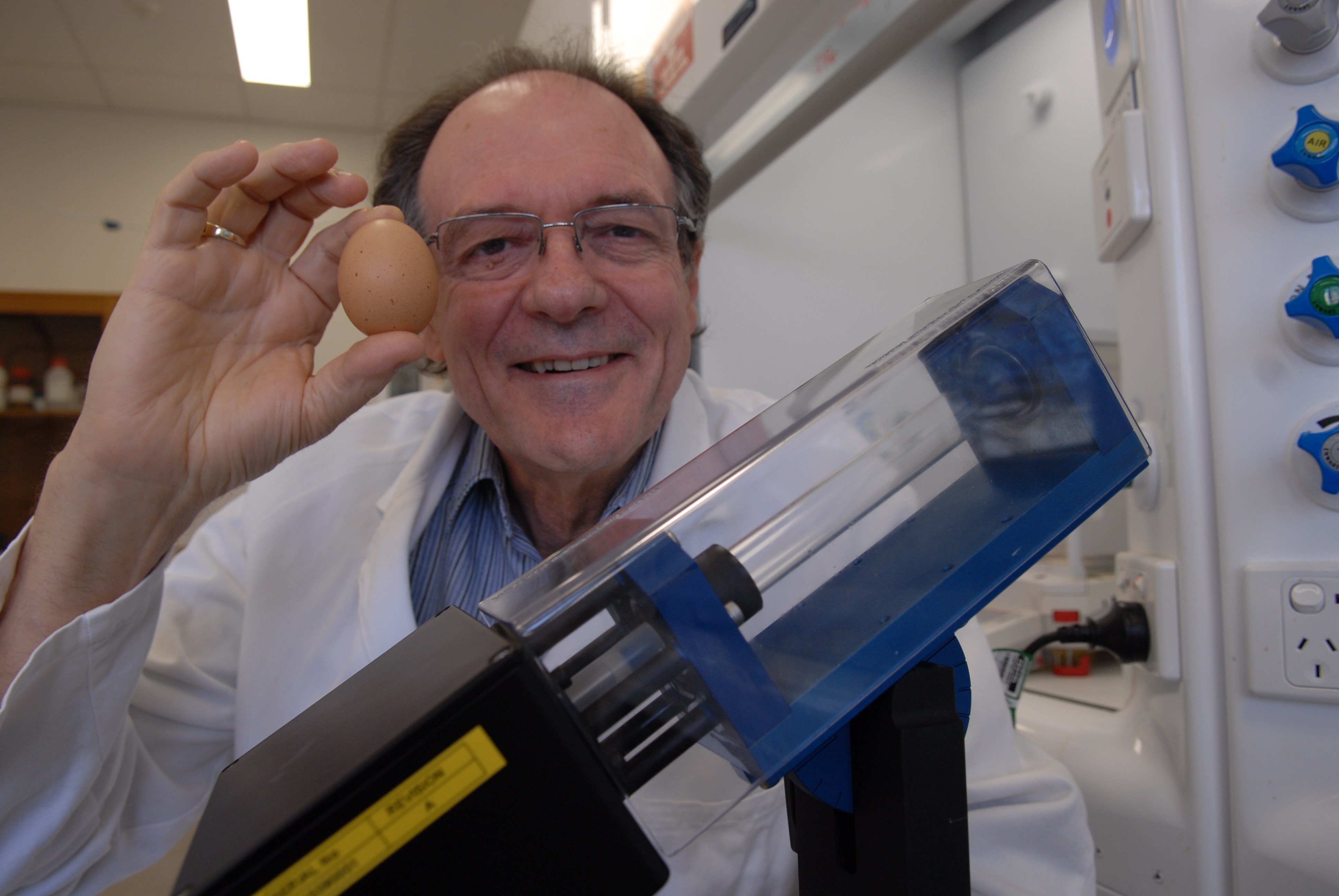 Flinders University/ Colin Raston wins Ig Nobel Prize for 'unboil an egg' machine