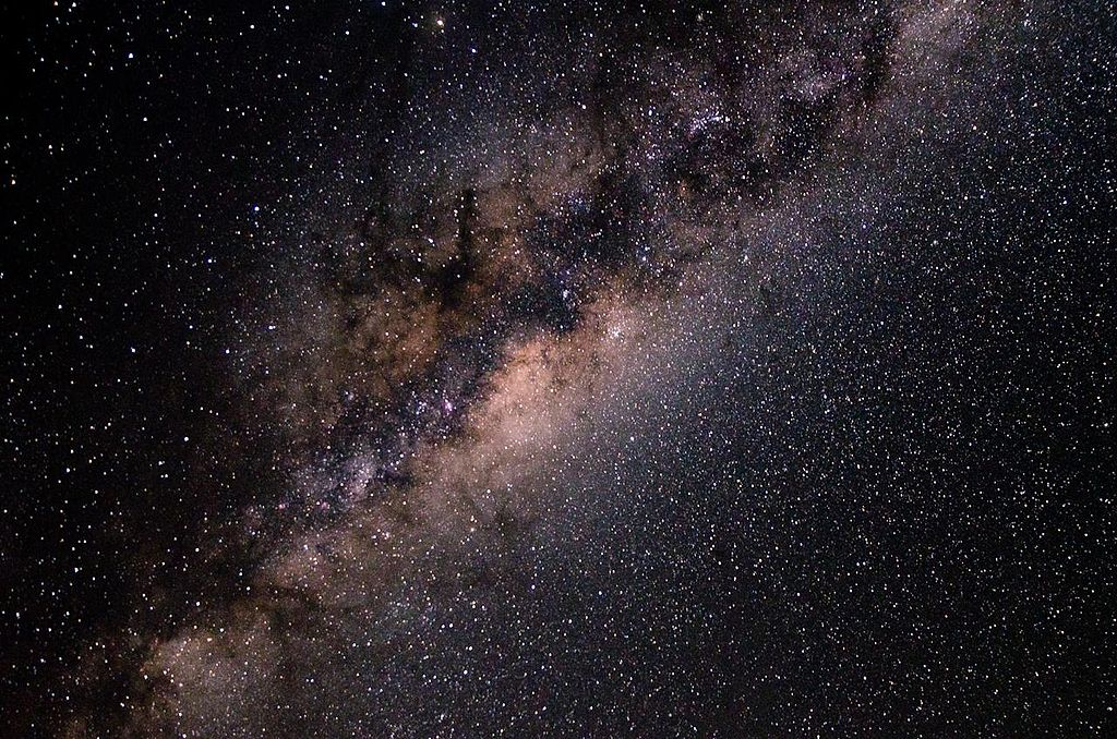 Milky_Way_-_Taken_from_Australia_-_25_second_exposure_at_ISO_800 By Roanish from Australia - Milky Way 01, CC BY 2.0