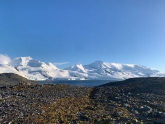 The coastline of the Antarctic peninsula during summer