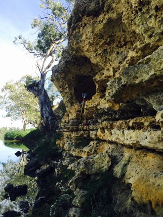 Western cavity Pudjinuk Rockshelter study 