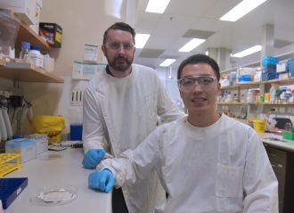 Dr Richard Lobb and Phd scholar Quan Zhou 