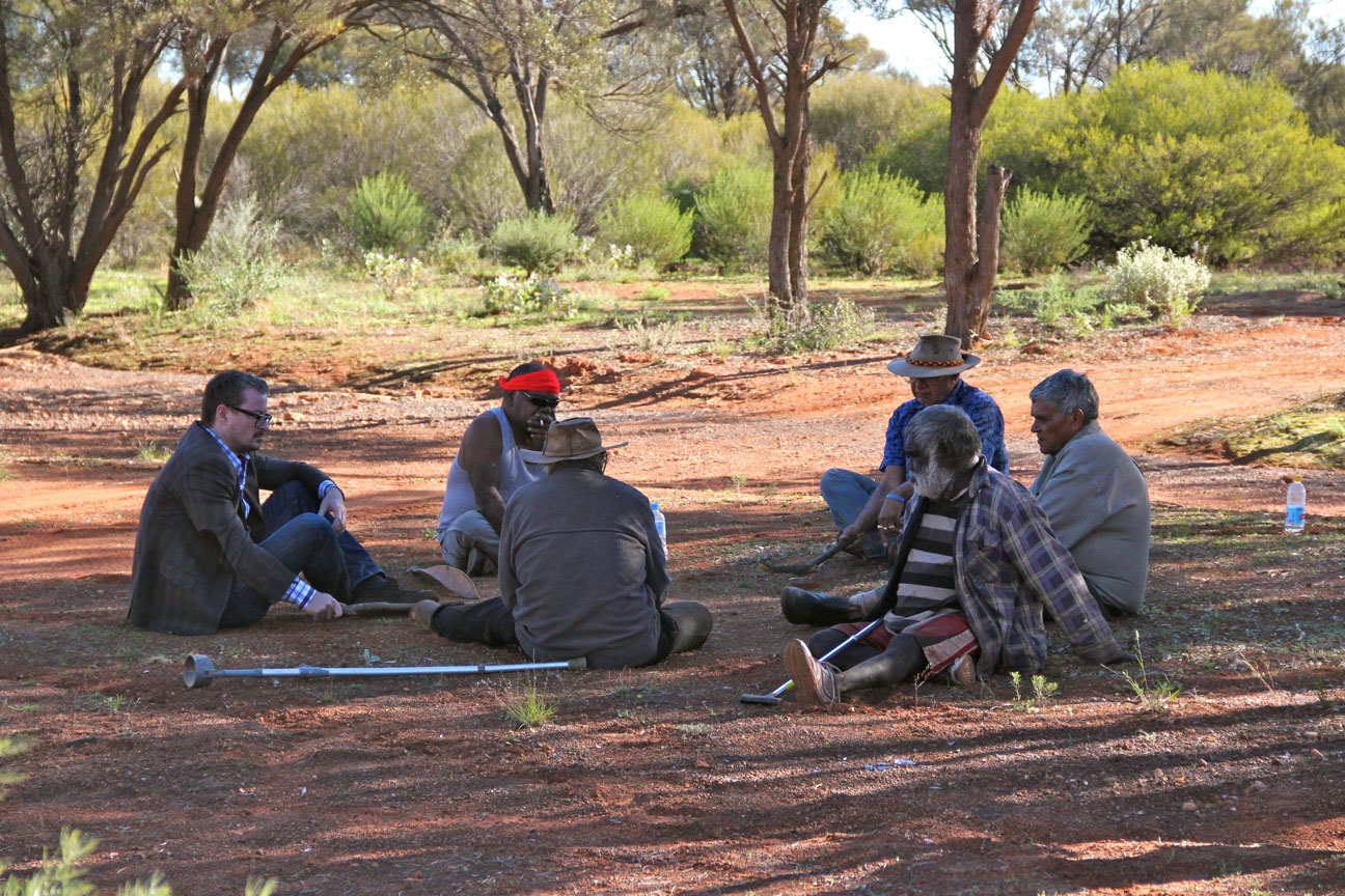 Professor Eske Willerslev talking to Aboriginal elders in the Kalgoorlie area in southwestern Australia in 2012. Credit: Preben Hjort, Mayday Film.