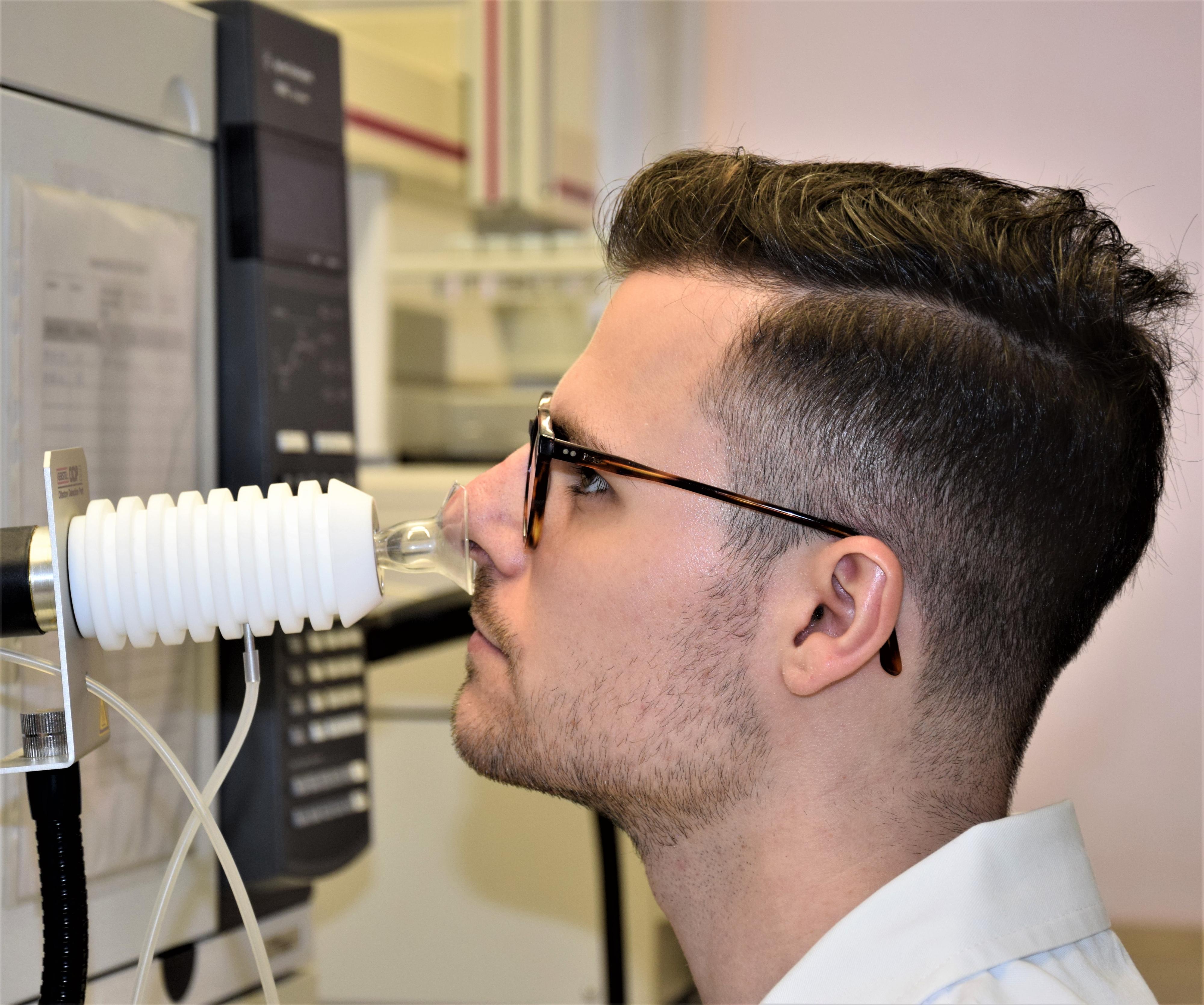 One of the researchers using gas chromatography-olfactometry to focus their analyses on odour-active compounds. Credit: Nicole Kornbausch.