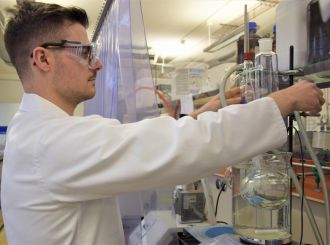 Isolating volatile and odour-active substances