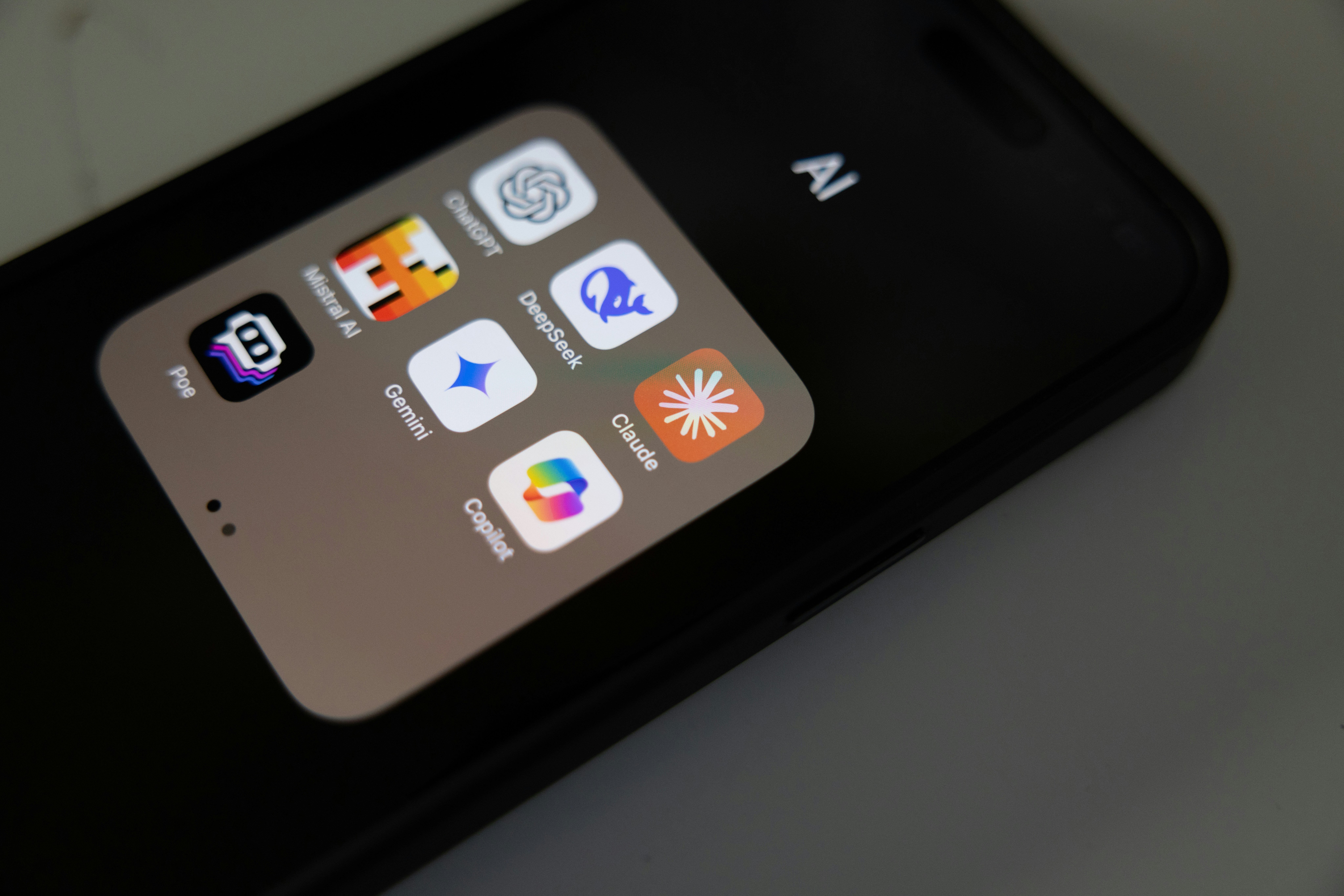 CC-0. https://unsplash.com/photos/a-close-up-of-a-cell-phone-on-a-table-zQvPAtGxQh0