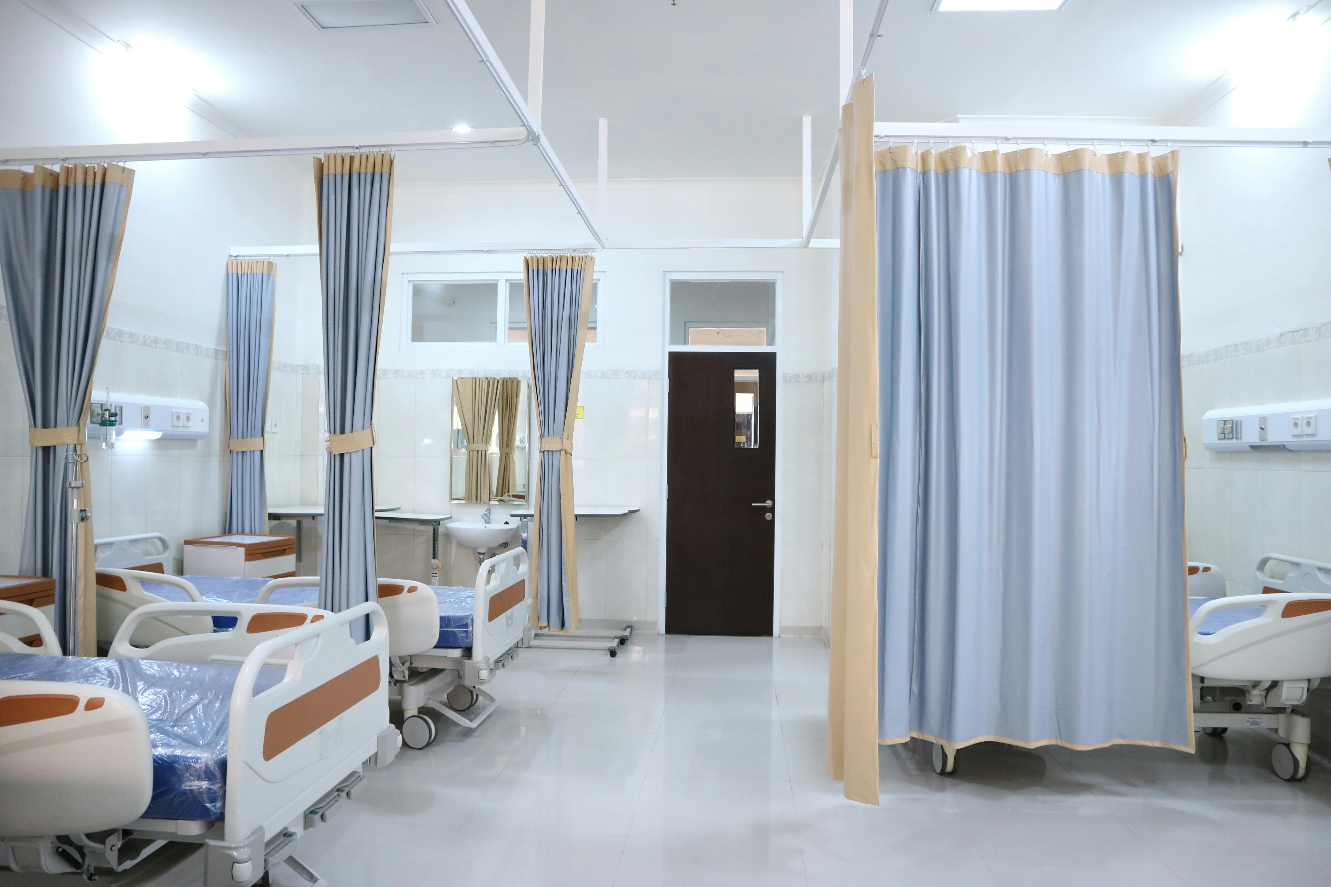 Photo by gorden murah surabaya: https://www.pexels.com/photo/a-hospital-ward-7563452/ Photo by gorden murah surabaya: https://www.pexels.com/photo/a-hospital-ward-7563452/