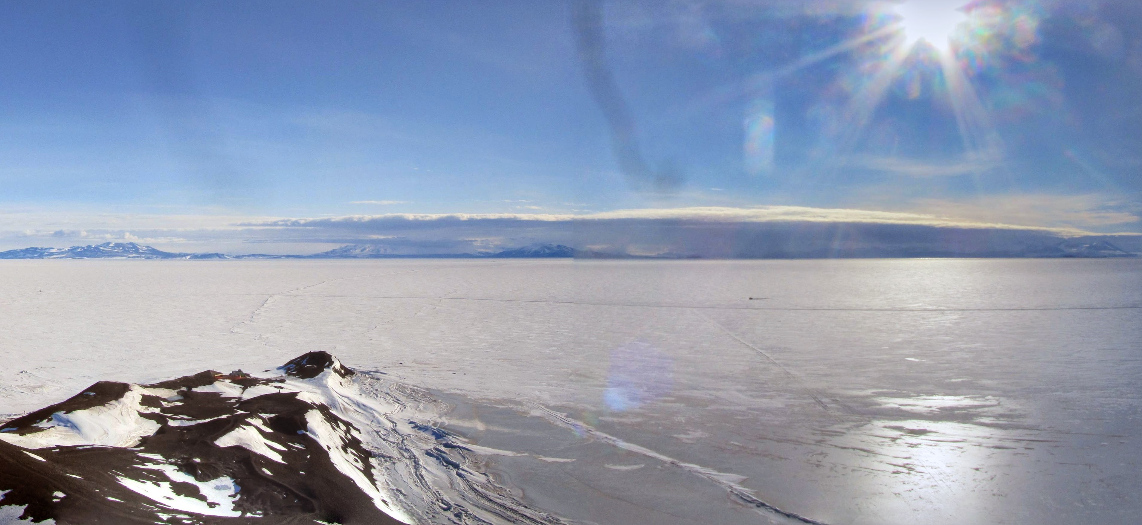 PHOTO: UCL Mathematical and Physical Sciences from London, UK - McMurdo Station and Ross Ice Shelf, CC BY 2.0, https://commons.wikimedia.org/w/index.php?curid=50490545
