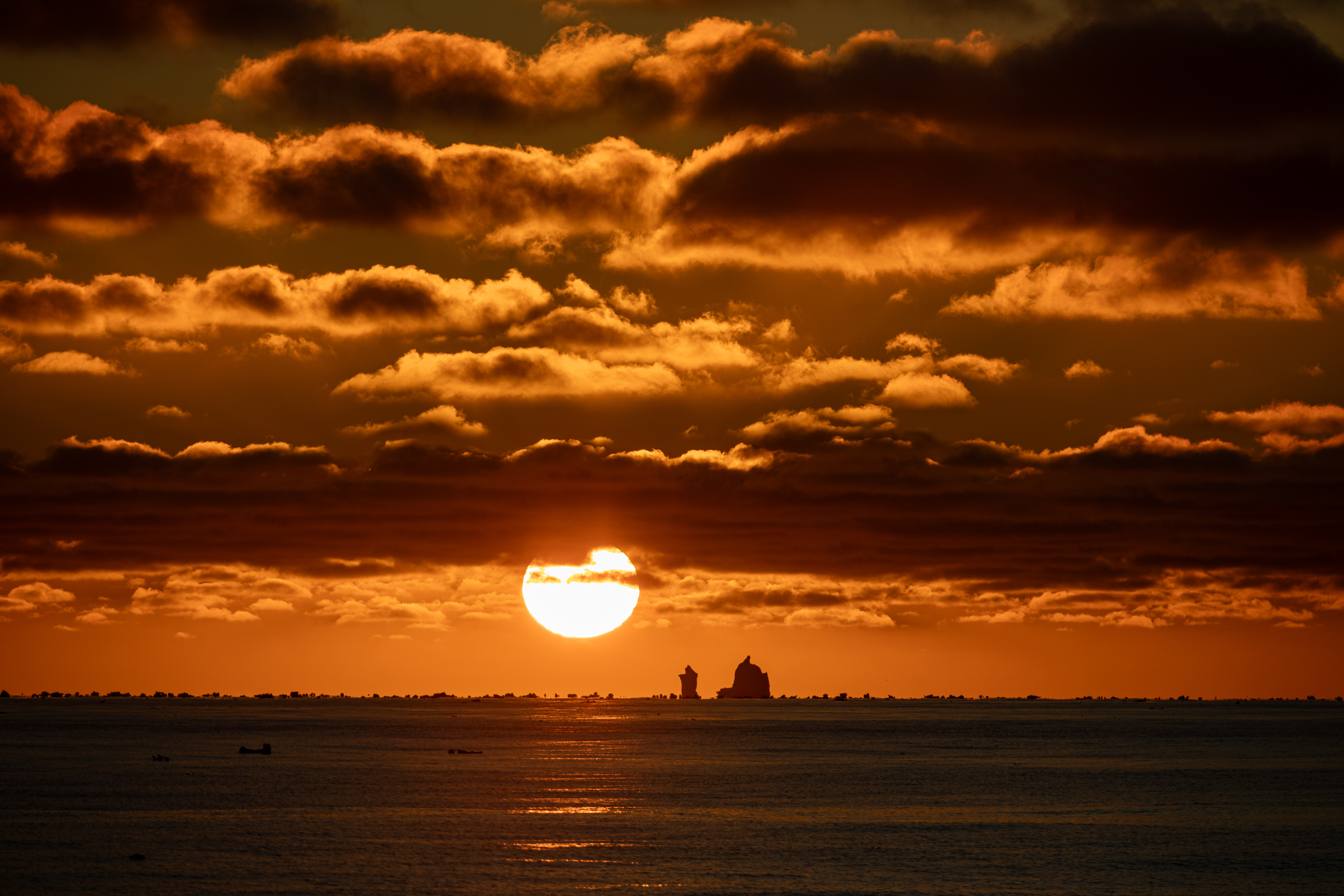 Sunset in the Southern Ocean (photo: Knut Heinatz AAPP)