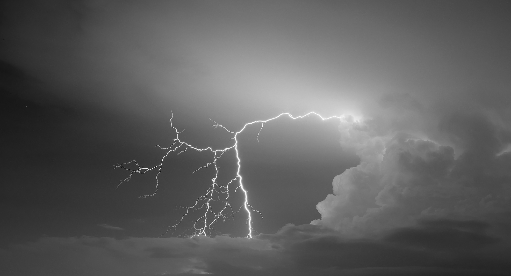 Tropical thunderstorm. Credit: Oscar van der Velde