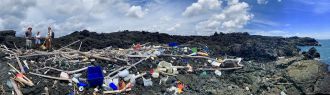 Galápagos shoreline rubbish 