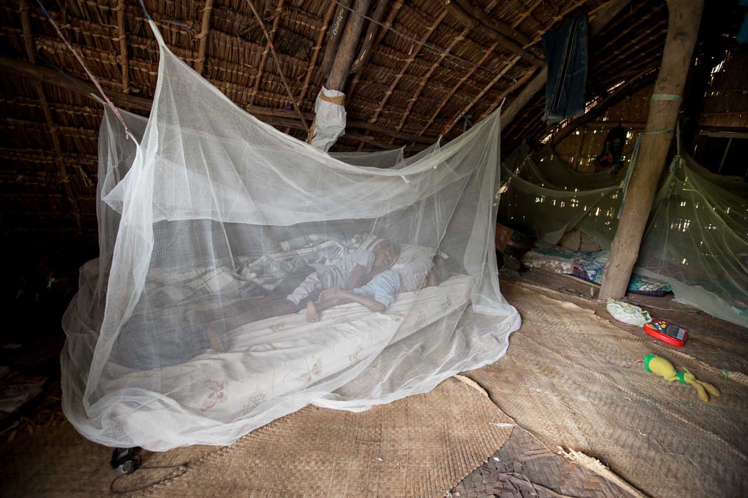 The use of long lasting insecticide treated nets each night is one of the most effective ways to prevent malaria, Vanuatu, 2012. Photo: DFAT https://creativecommons.org/licenses/by/2.0/ 