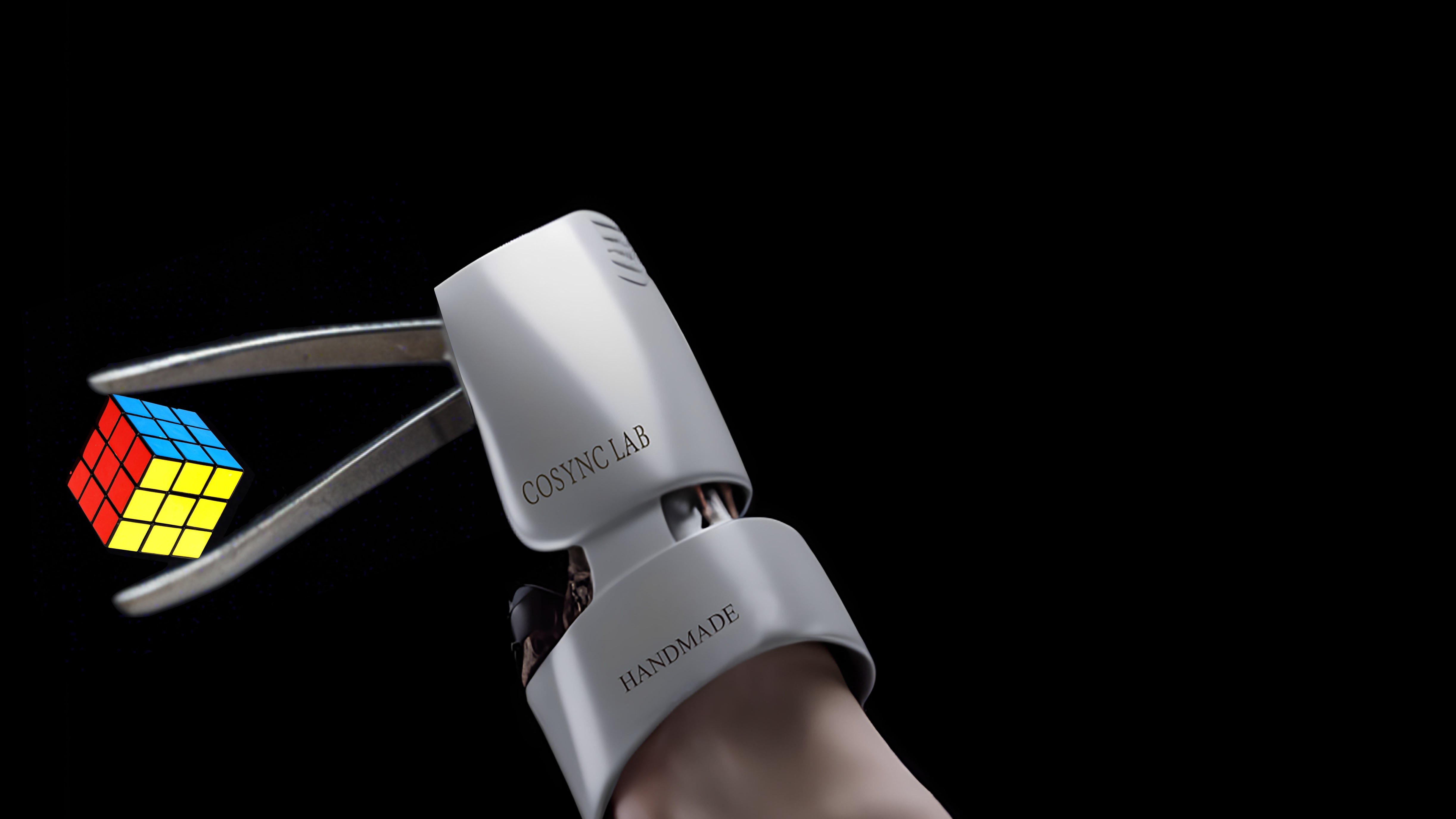 Tweezer-like bionic tool CREDIT Ottavia Maddaluno