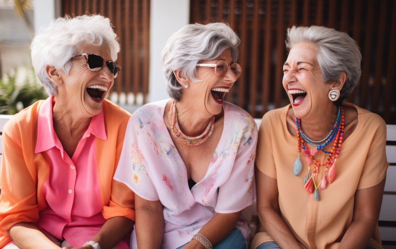 CC-0. https://pixabay.com/illustrations/senior-women-happy-pensioners-8130380/