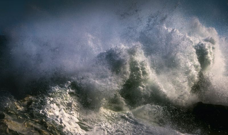 A new study has assessed whether long-term global changes in waves and storm surges have impacted global coastlines.