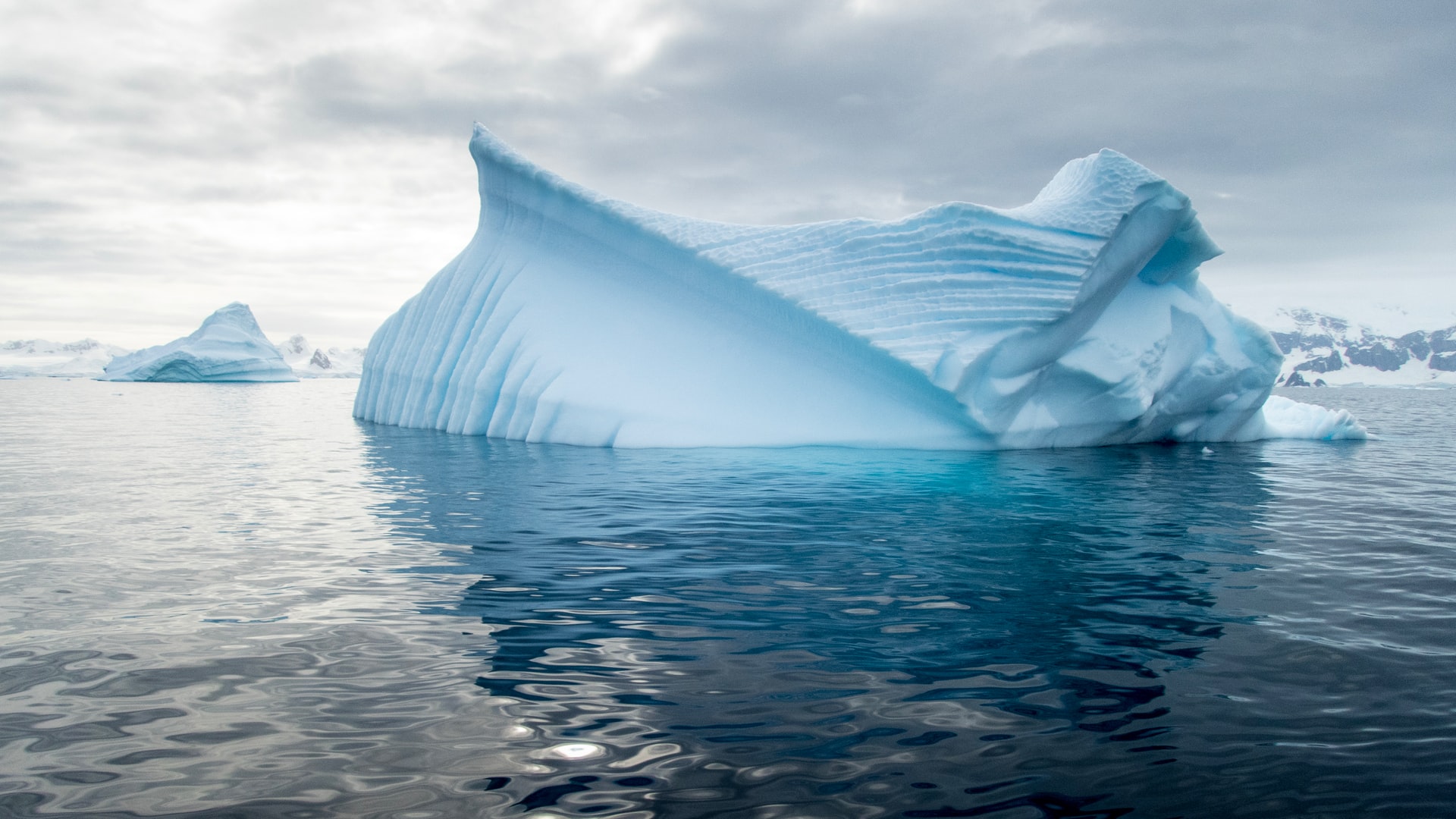 PHOTO: Derek Oyen/Unsplash