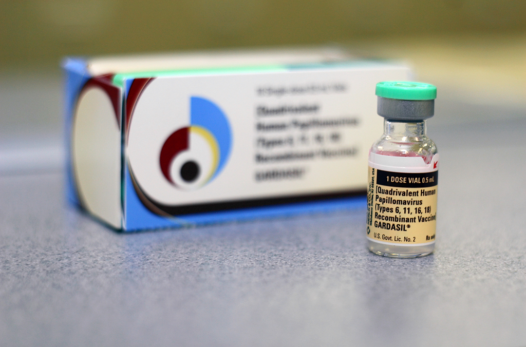 Gardasil_vaccine_and_box By Jan Christian @ www.ambrotosphotography.com - Gardasil vaccine and box, CC BY-SA 2.0