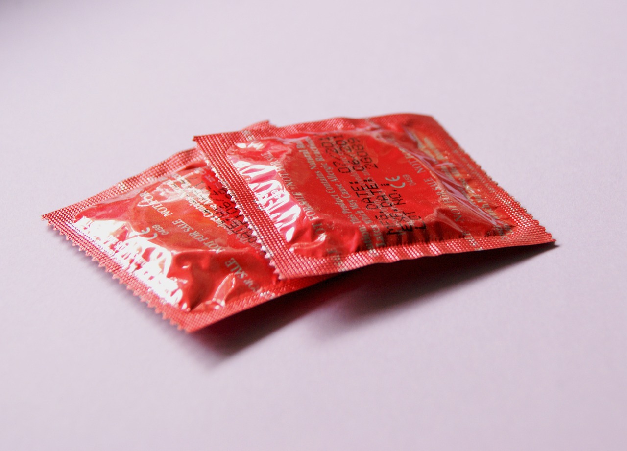 CC-0. https://pixabay.com/photos/red-condoms-contraception-849407/