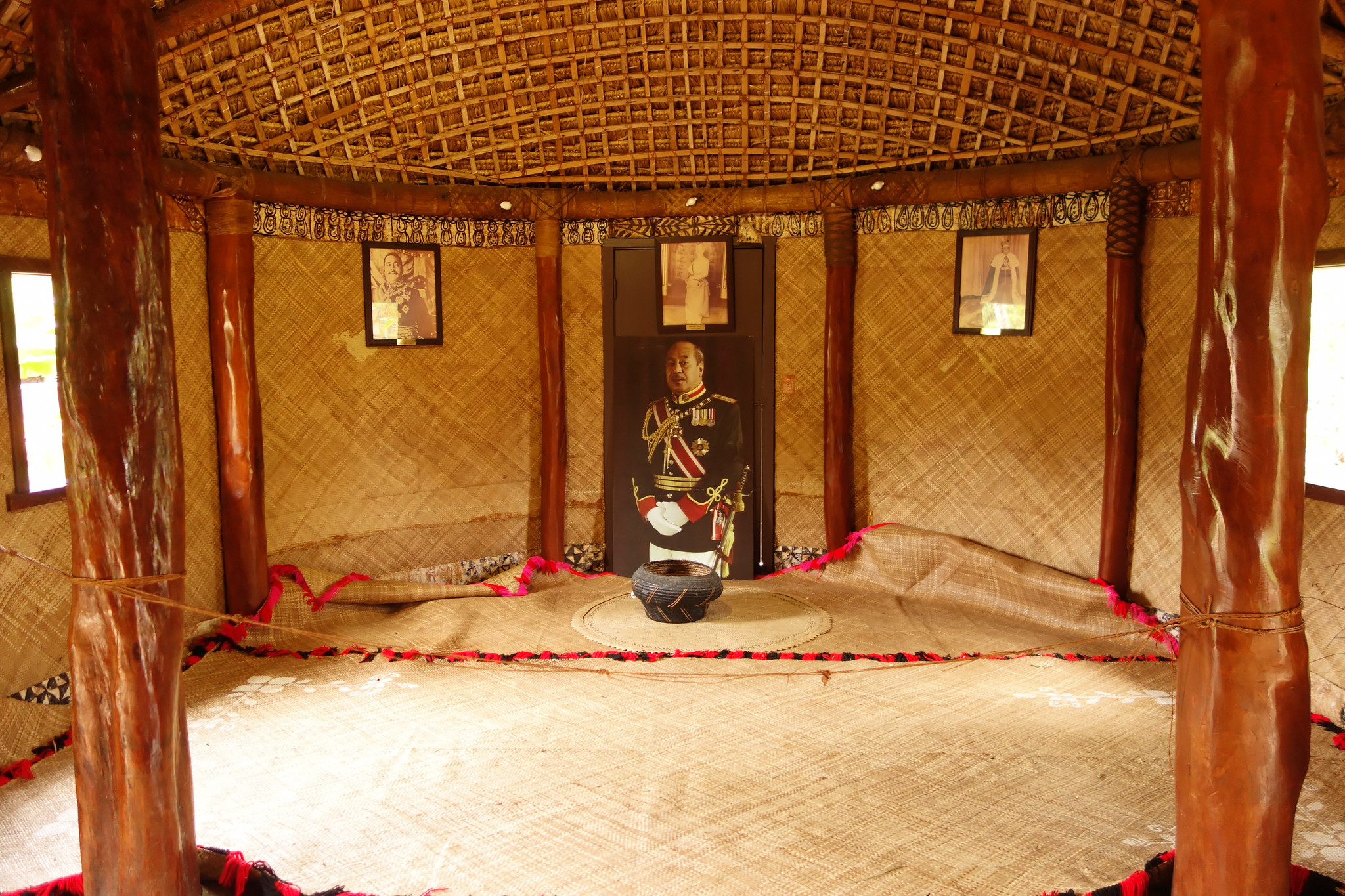 Polynesian Cultural Center - Fale Fakatu'i (Queen's Summer House) Credit: Daniel Ramirez, Flickr https://creativecommons.org/licenses/by/2.0/