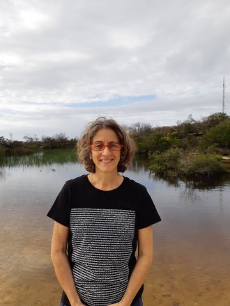 Dr Peri Tobias