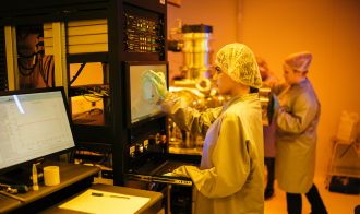 PhD student Ritika Bazzad at UTS quantum labs