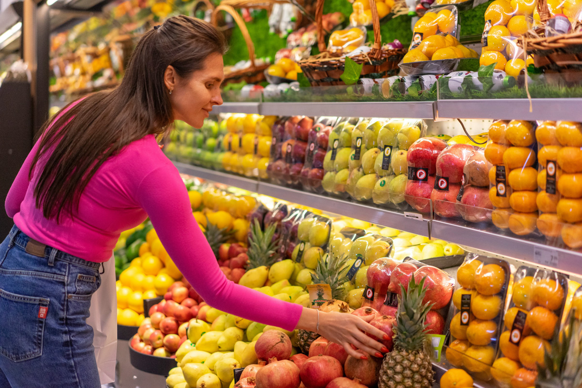 People who prioritise healthy eating tend to plan meals and avoid over-purchasing, says Dr Trang Thi Thu Nguyen. Image credit: Alex P.