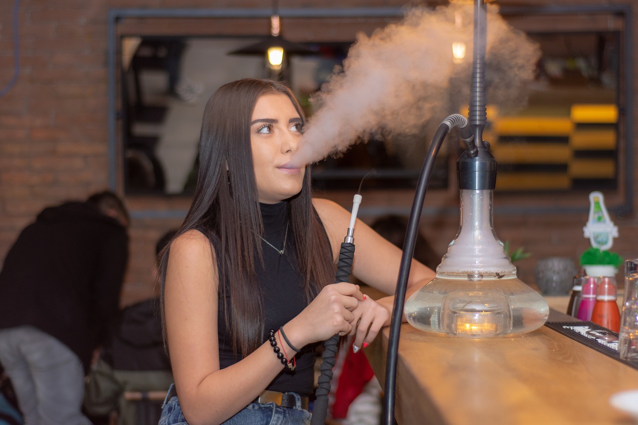 CC-0. https://pixabay.com/photos/shisha-smoke-steam-smoking-toxic-3741796/
